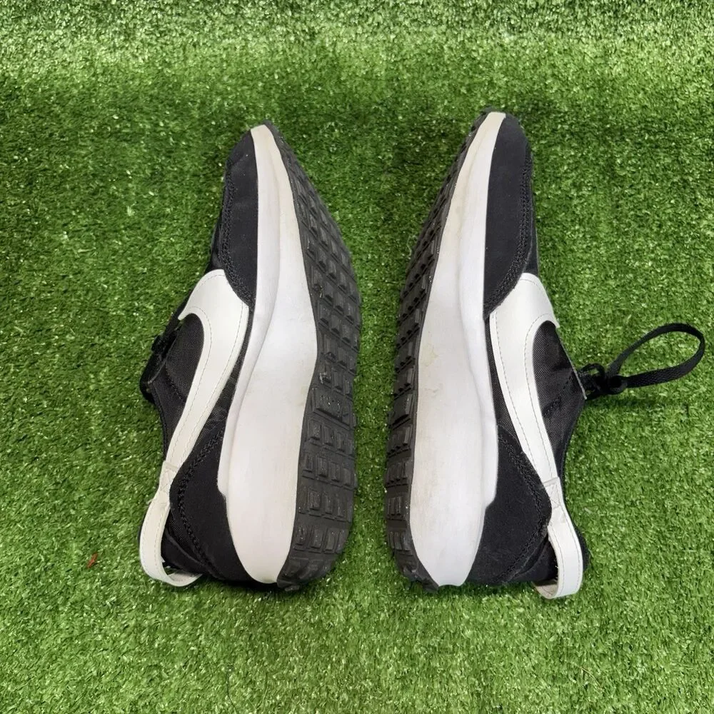 Nike Waffle Debut DH9523-002 Women 9.5 Sneaker Black White Lace Up Running Shoes